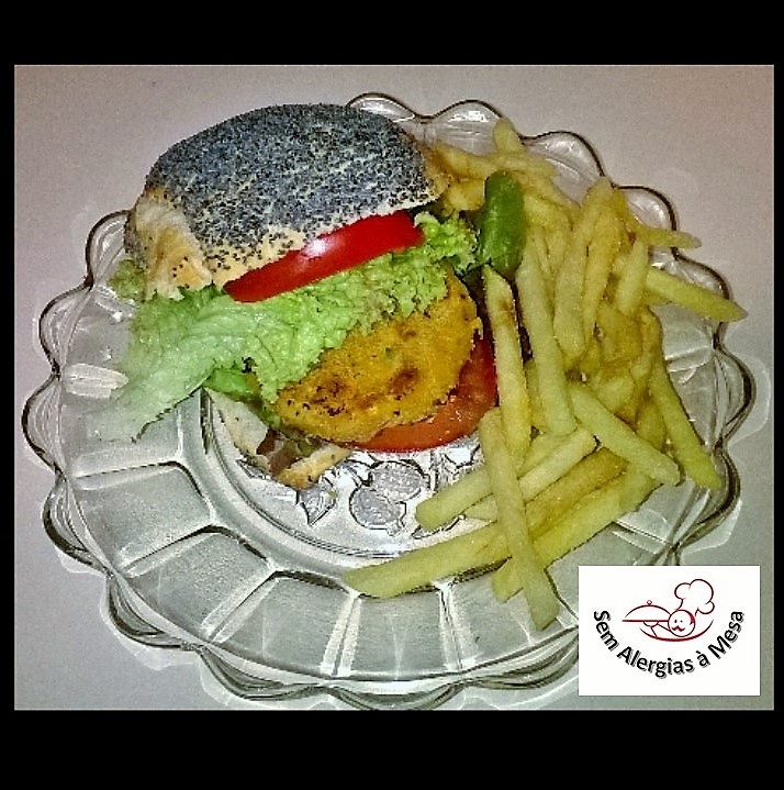 CasaDonald´s Com Vegiburguer de Feijão Branco, Cenoura e Aveia